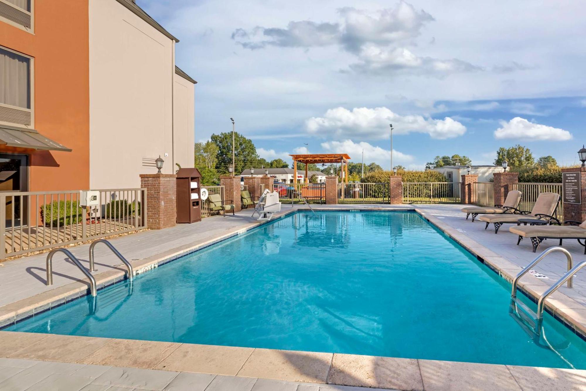 Best Western New Albany Exterior photo